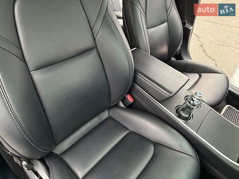 Седан Tesla Model 3 2019 в Дніпрі