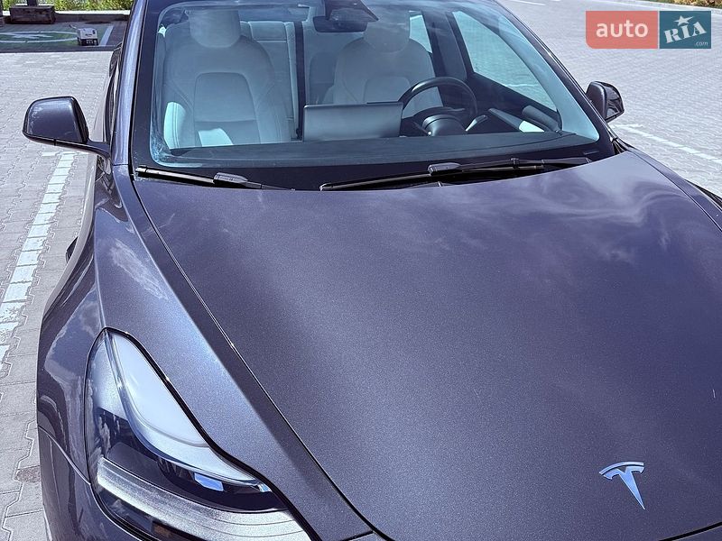 Седан Tesla Model 3 2022 в Львові