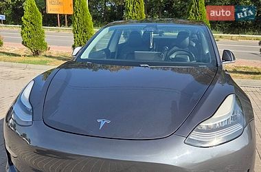 Седан Tesla Model 3 2018 в Тернополе