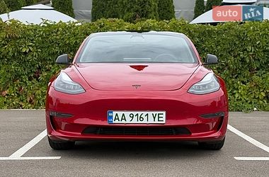 Седан Tesla Model 3 2023 в Киеве