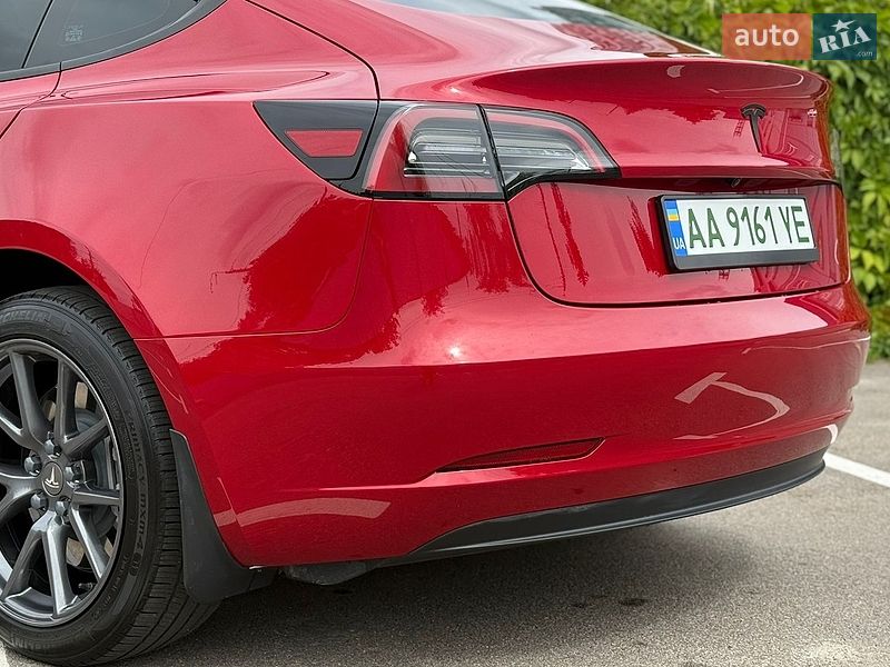 Седан Tesla Model 3 2023 в Киеве