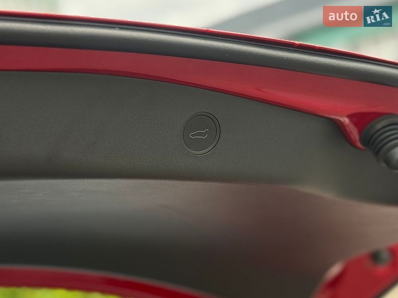 Седан Tesla Model 3 2023 в Киеве