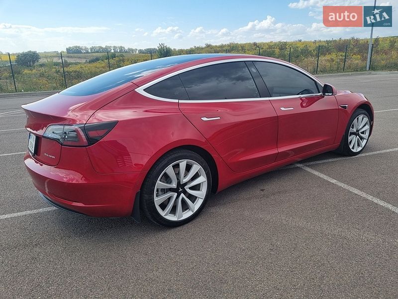 Седан Tesla Model 3 2019 в Рівному