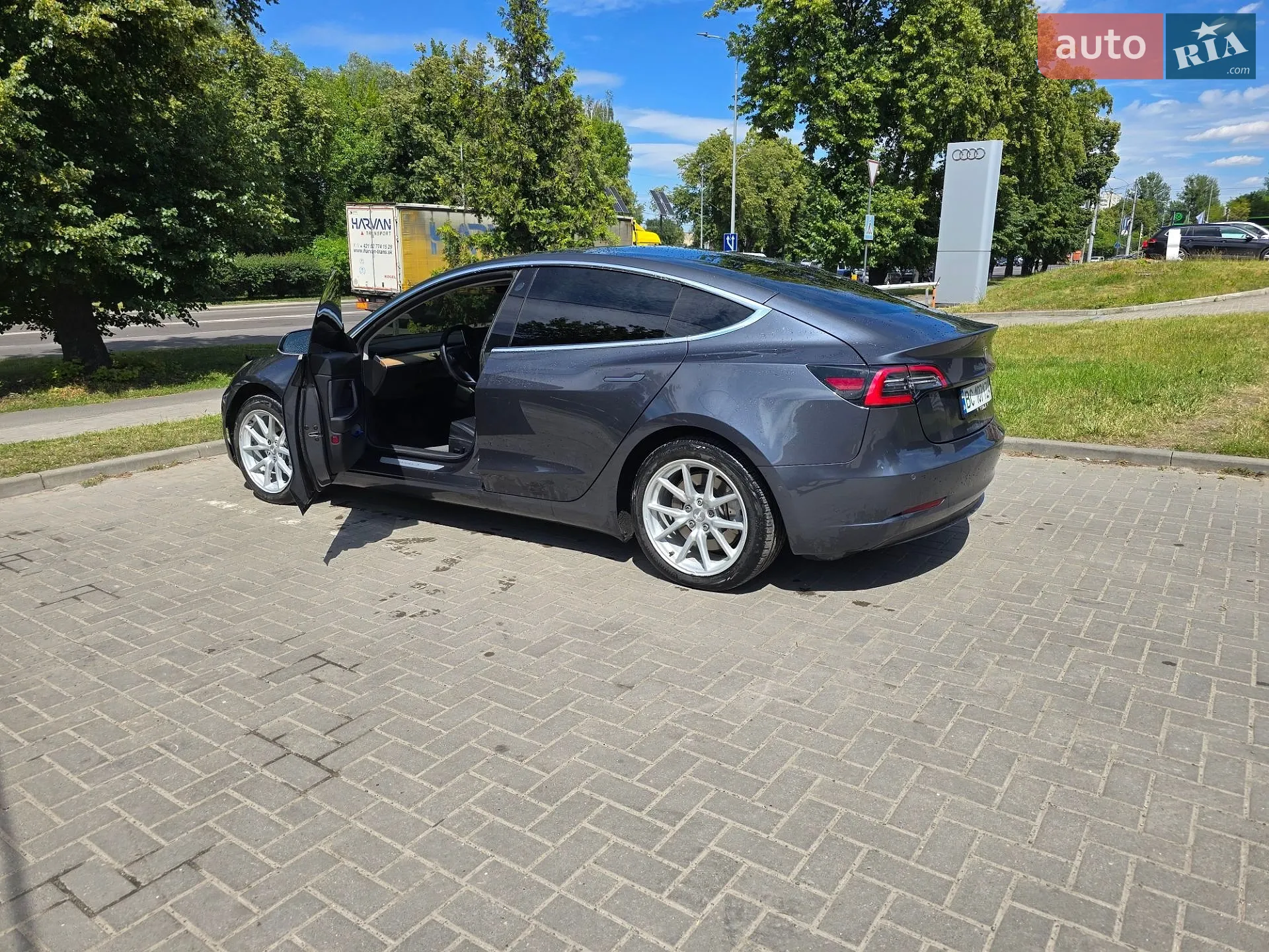 2017 Tesla Model 3 - мініатюра 9
