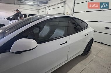 Седан Tesla Model 3 2024 в Тернополе