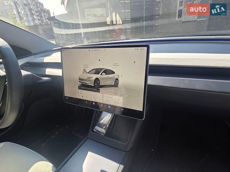 Седан Tesla Model 3 2024 в Тернополе