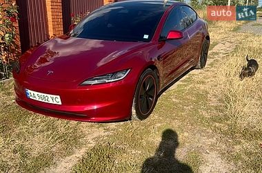 Седан Tesla Model 3 2024 в Києві