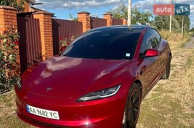 Седан Tesla Model 3 2024 в Києві