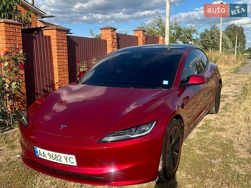 Седан Tesla Model 3 2024 в Києві