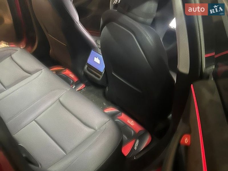 Седан Tesla Model 3 2024 в Києві
