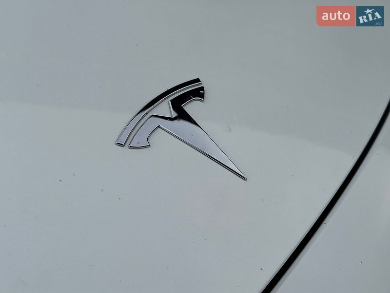 Седан Tesla Model 3 2021 в Кропивницькому