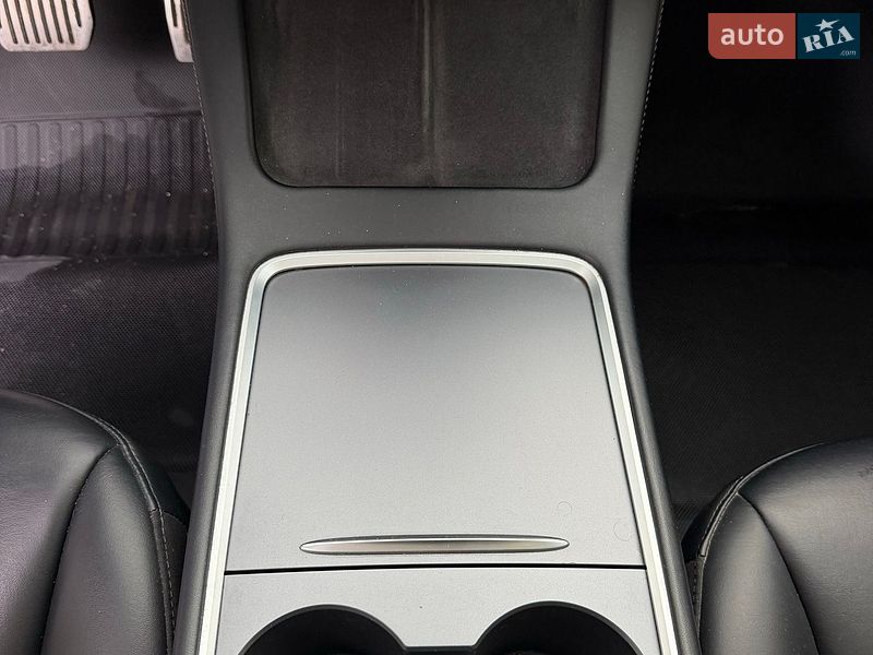 Седан Tesla Model 3 2021 в Кропивницькому