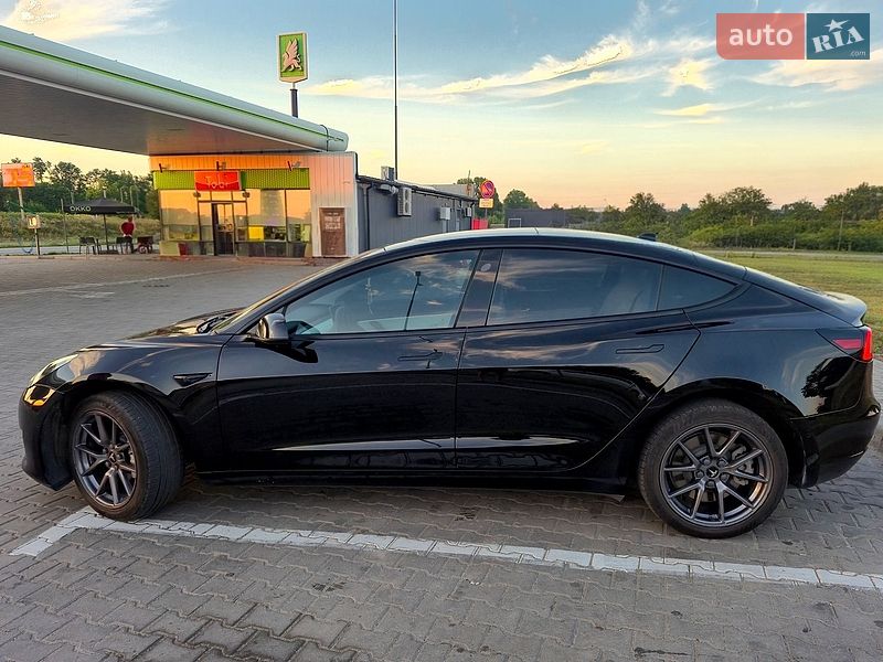 Седан Tesla Model 3 2021 в Днепре