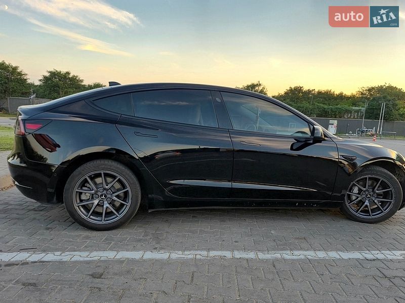 Седан Tesla Model 3 2021 в Днепре