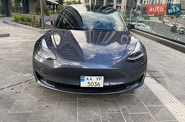 Седан Tesla Model 3 2022 в Киеве