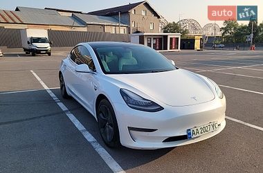 Седан Tesla Model 3 2019 в Киеве
