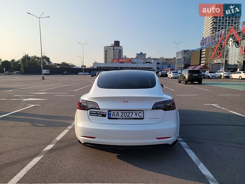 Седан Tesla Model 3 2019 в Киеве
