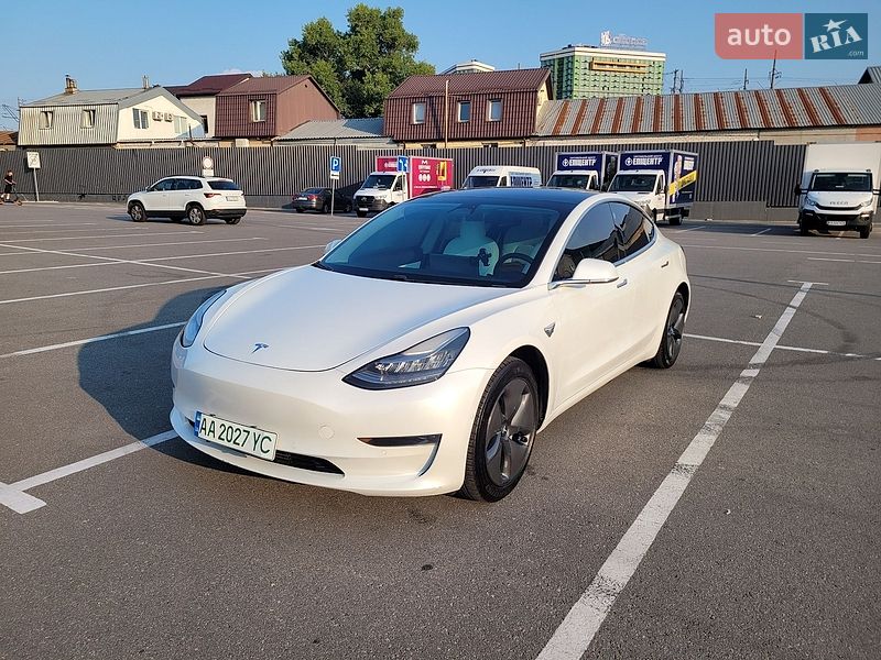 Седан Tesla Model 3 2019 в Киеве