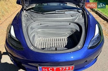 Седан Tesla Model 3 2021 в Вышгороде