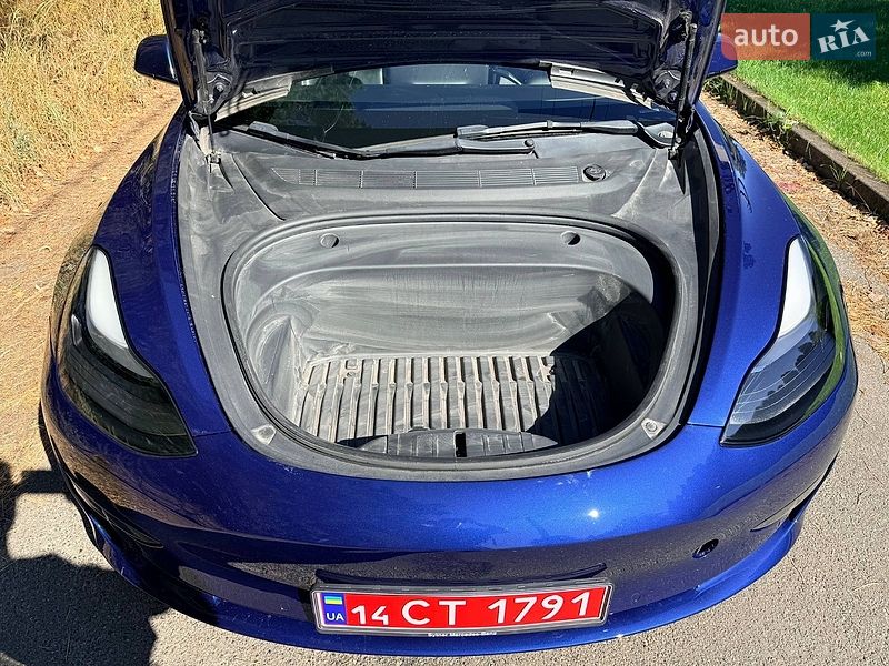 Седан Tesla Model 3 2021 в Вышгороде