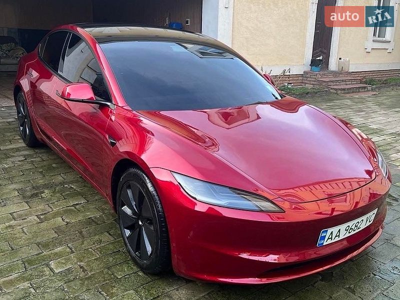 Седан Tesla Model 3 2024 в Києві