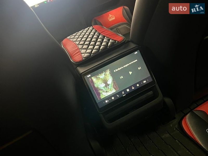 Седан Tesla Model 3 2024 в Києві