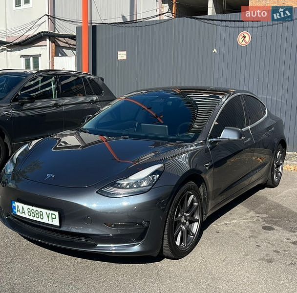 Седан Tesla Model 3 2019 в Києві