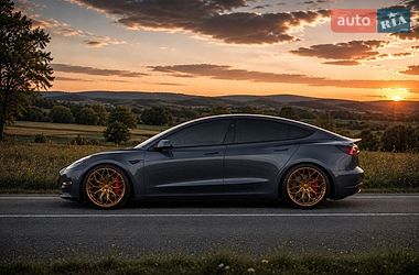 tesla model-3 2023 в Черкаси від професійного продавця Артур Ігоревич Корнієнко