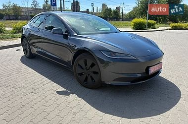 Седан Tesla Model 3 2024 в Львові