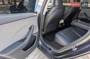 Седан Tesla Model 3 2025 в Коломые