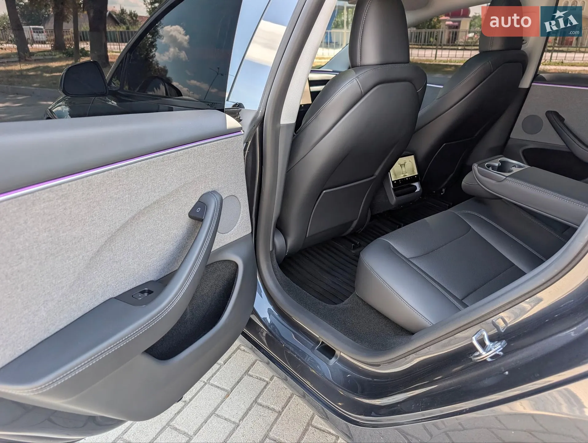 2025 Tesla Model 3 - мініатюра 16