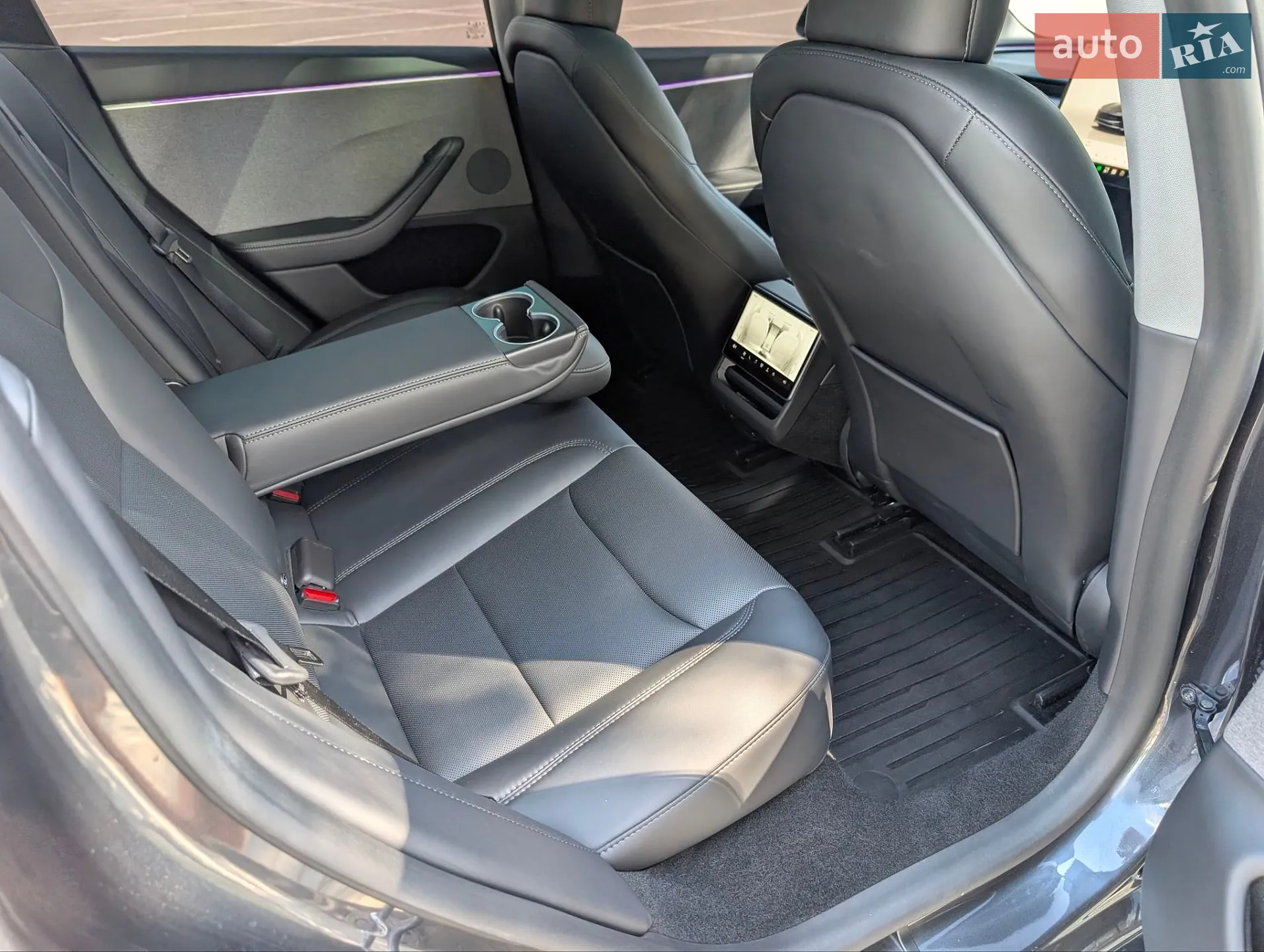 2025 Tesla Model 3 - мініатюра 19