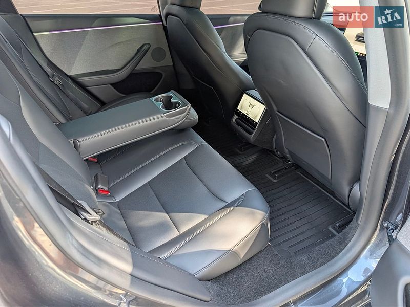 Седан Tesla Model 3 2025 в Коломые