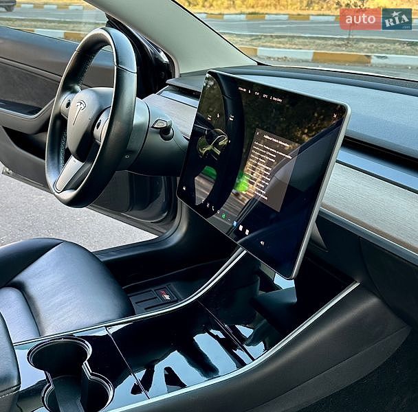 Седан Tesla Model 3 2019 в Києві