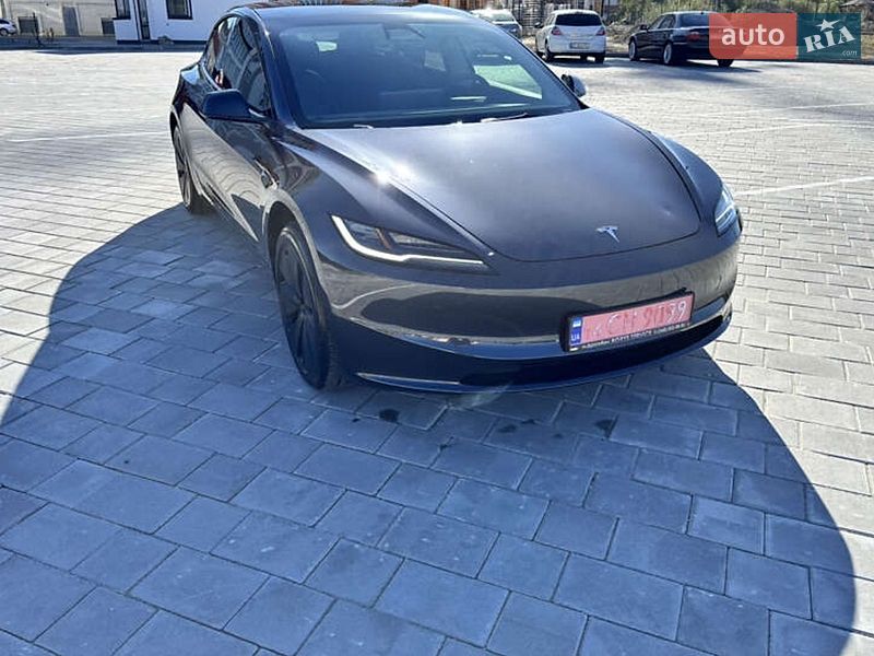 Седан Tesla Model 3 2024 в Киеве