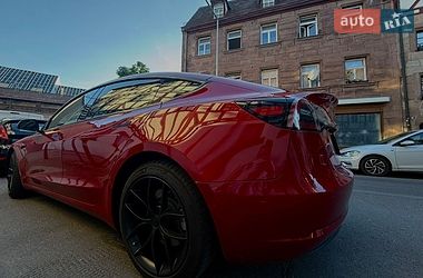 Седан Tesla Model 3 2018 в Житомирі