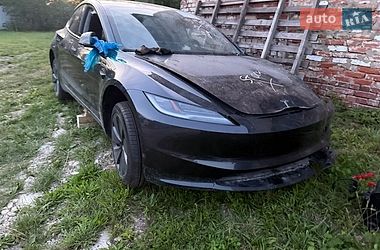 Седан Tesla Model 3 2024 в Львові