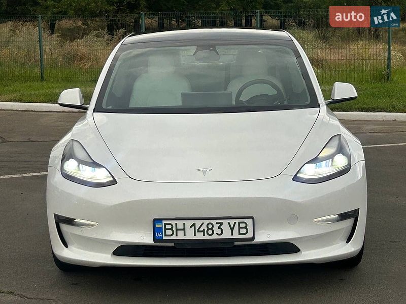 Седан Tesla Model 3 2022 в Одессе