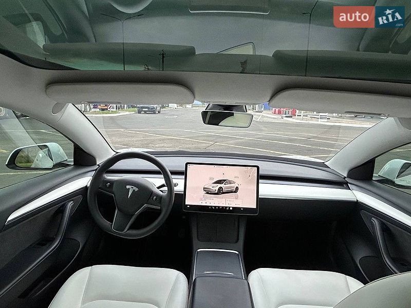Седан Tesla Model 3 2022 в Одессе