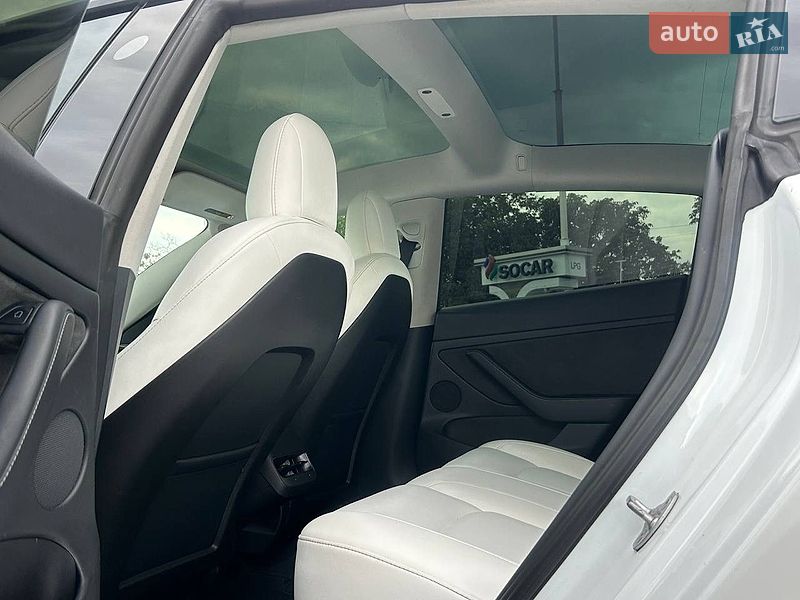 Седан Tesla Model 3 2022 в Одессе