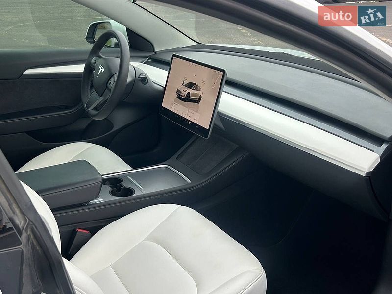 Седан Tesla Model 3 2022 в Одессе