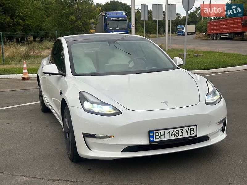 Седан Tesla Model 3 2022 в Одессе