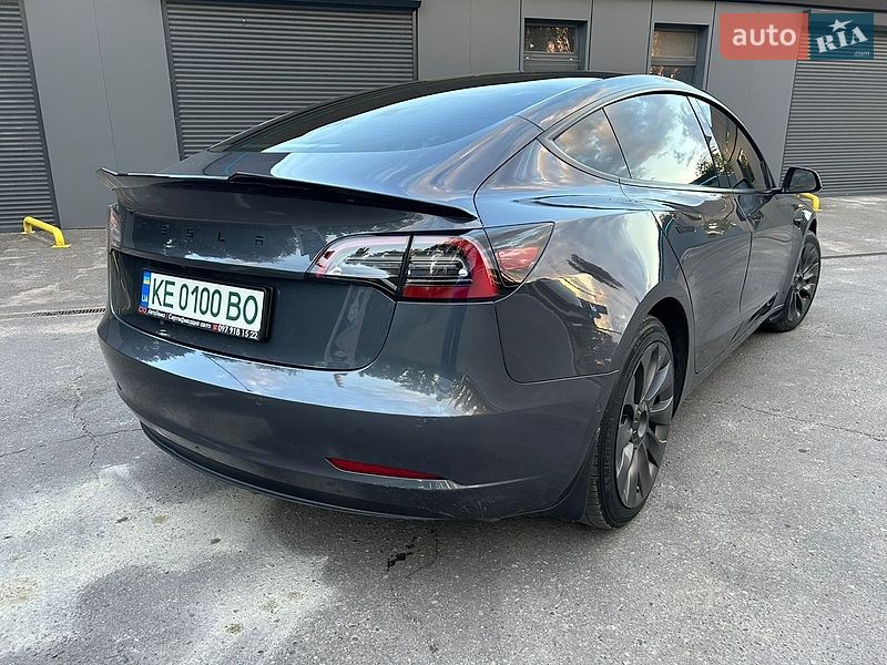 Седан Tesla Model 3 2021 в Дніпрі