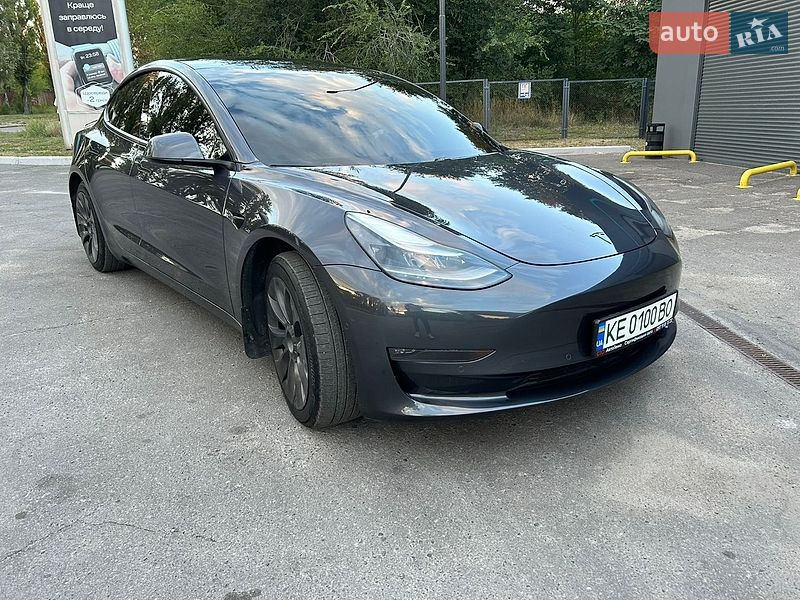 Седан Tesla Model 3 2021 в Дніпрі