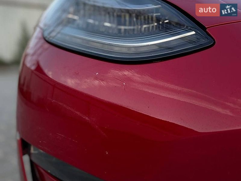Седан Tesla Model 3 2018 в Вишневом