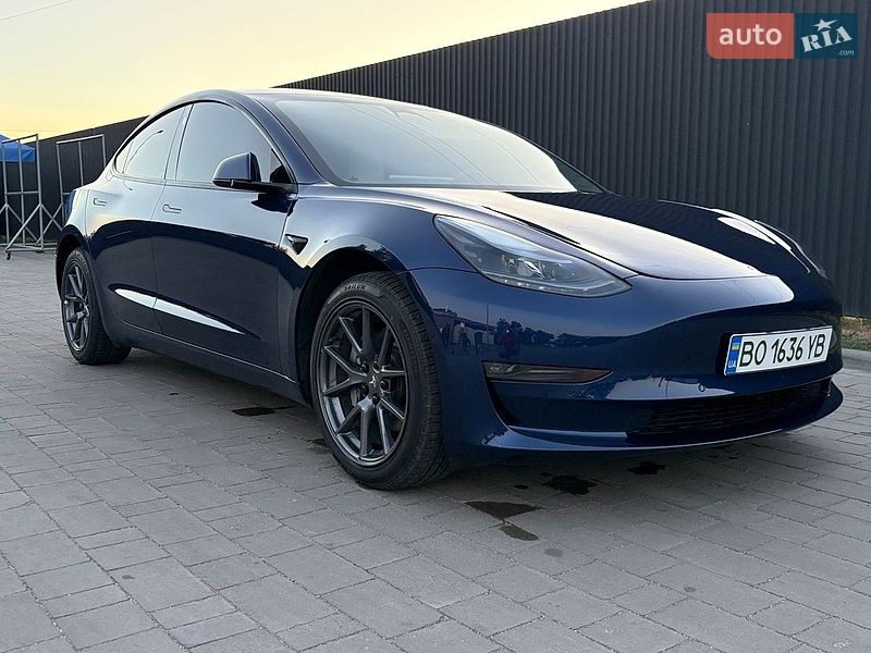 Tesla Model 3, фото из объявления