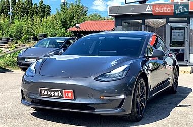 Седан Tesla Model 3 2020 в Виннице