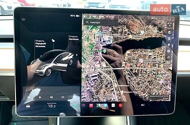 Седан Tesla Model 3 2020 в Виннице