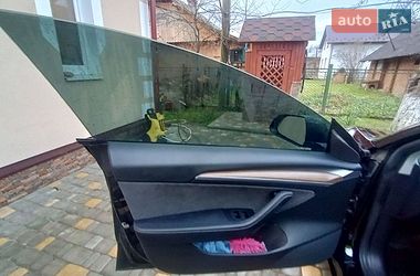 Седан Tesla Model 3 2022 в Дрогобыче