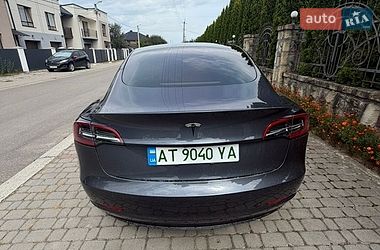 Седан Tesla Model 3 2023 в Ивано-Франковске
